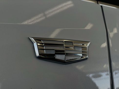 Used 2024 Cadillac XT5 Premium Luxury w/ LPO, Floor Liner Package AWD/4WD image 7