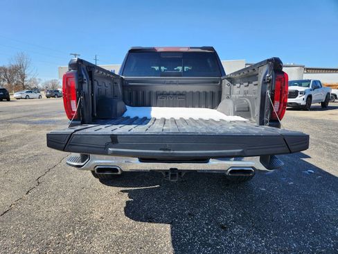Used 2023 GMC Sierra 1500 SLT AWD/4WD image 34