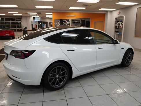 Used 2021 Tesla Model 3 Standard Range Plus image 13