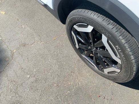 Certified 2024 Kia Telluride S w/ S Sunroof Package FWD image 9