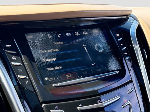 Used 2018 Cadillac Escalade ESV Platinum AWD/4WD image 10