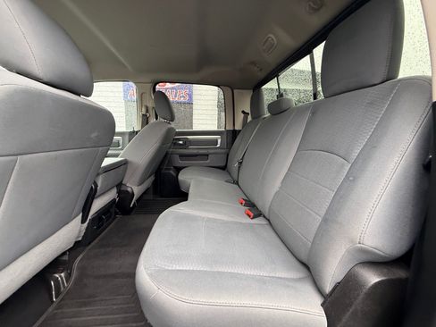 Used 2020 RAM 1500 Classic SLT AWD/4WD image 19