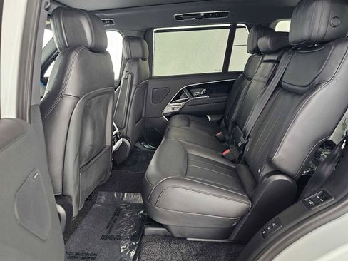 New 2026 Land Rover Range Rover Long Wheelbase SE image 18