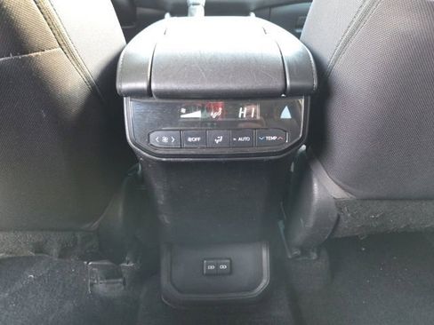 Used 2023 Toyota Highlander L image 22