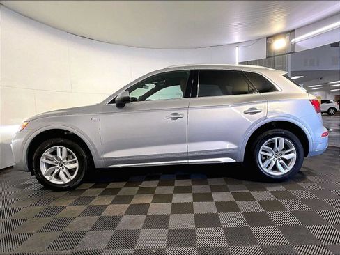 Used 2022 Audi Q5 2.0T Premium w/ Convenience Package AWD/4WD image 2