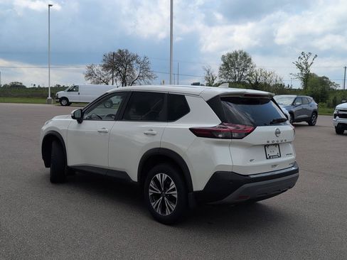 Used 2023 Nissan Rogue SV AWD/4WD image 3