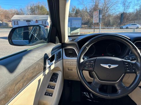 Used 2015 Hyundai Genesis 3.8 w/ Option Group 04 image 19