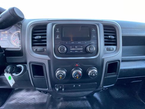Used 2018 RAM 2500 Tradesman w/ Chrome Appearance Group RWD image 19