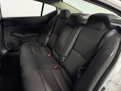 Used 2024 Nissan Altima 2.5 SV FWD image 16