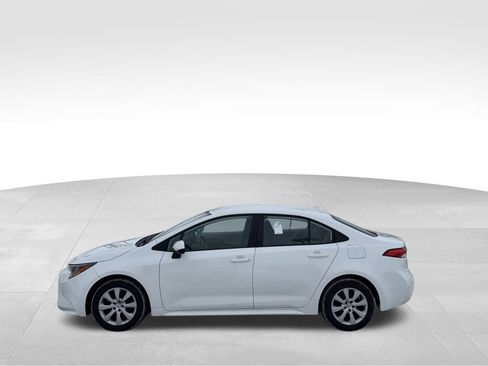Used 2022 Toyota Corolla LE image 6