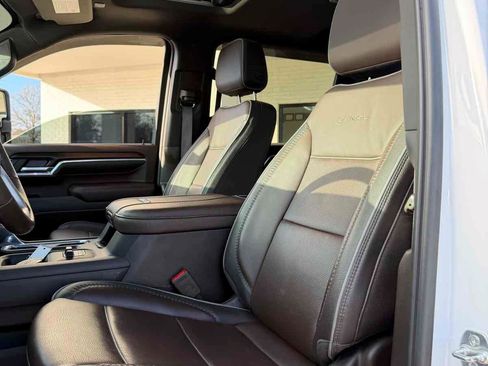 Used 2025 GMC Sierra 2500 Denali w/ Denali Reserve Package image 13