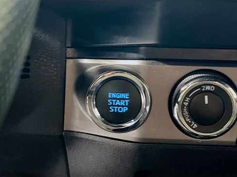 Used 2021 Toyota Tacoma TRD Off-Road image 24