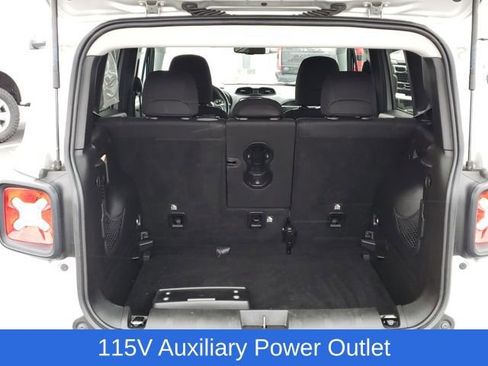 Used 2019 Jeep Renegade Latitude w/ Cold Weather Group image 8