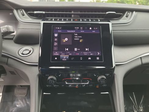 New 2025 Jeep Grand Cherokee Laredo X w/ Luxury Tech Group I image 24