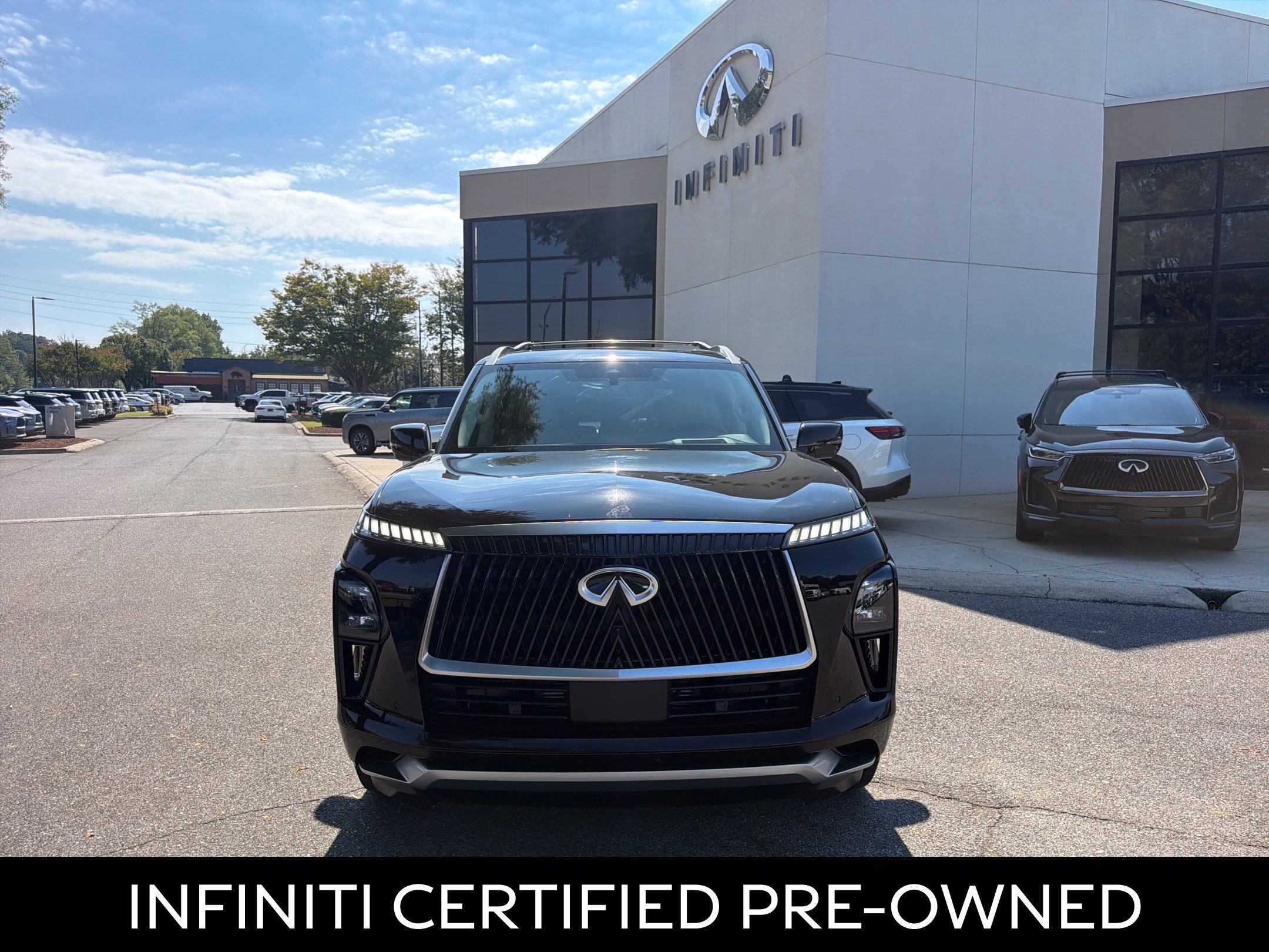 Certified 2026 INFINITI QX80 Luxe RWD image 3