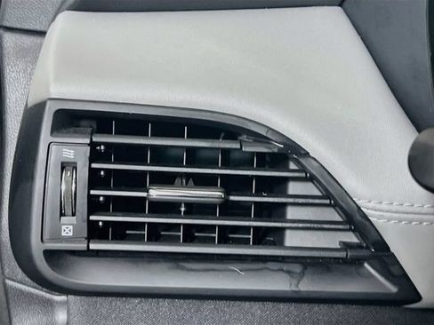 Used 2020 Subaru Outback Premium AWD/4WD image 11