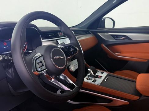 Used 2026 Jaguar F-PACE R-Dynamic S AWD/4WD image 8