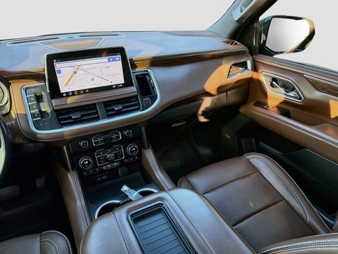 Used 2021 Chevrolet Tahoe High Country w/ Premium Package AWD/4WD image 25