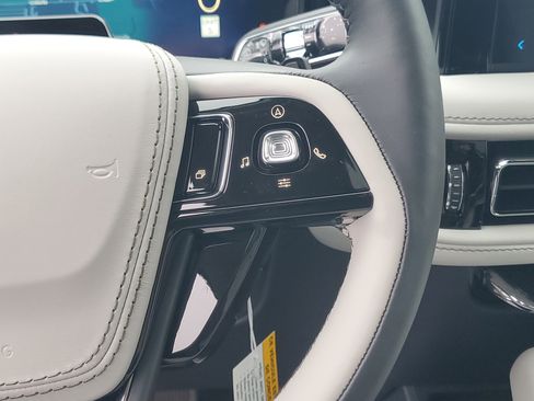 New 2026 Lincoln Aviator Premiere image 17