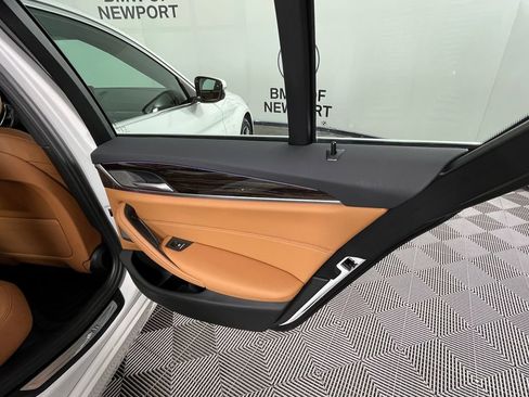 Used 2023 BMW 530i xDrive 530i xDrive w/ Premium Package image 25