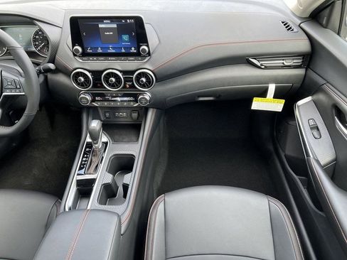 Used 2025 Nissan Sentra SR w/ SR Premium Package FWD image 34