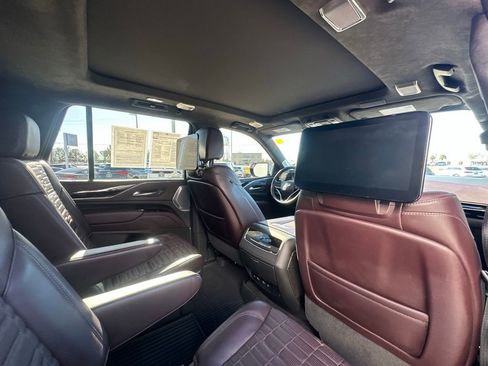 Used 2023 Cadillac Escalade Sport Platinum w/ Heavy-Duty Trailer Package image 39