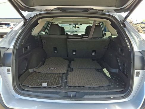 Used 2024 Subaru Outback Limited image 32