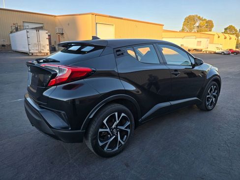 Used 2018 Toyota C-HR XLE FWD image 5
