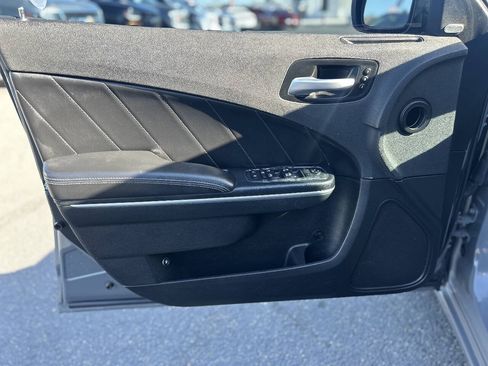 Used 2018 Dodge Charger R/T w/ Plus Group RWD image 8
