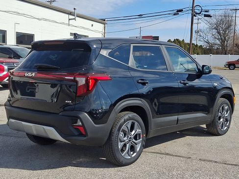 New 2026 Kia Seltos LX image 7