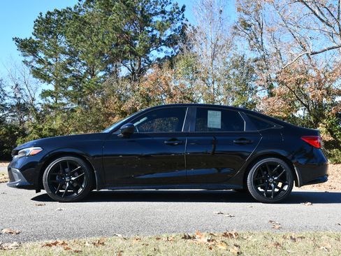 Used 2022 Honda Civic Sport image 2