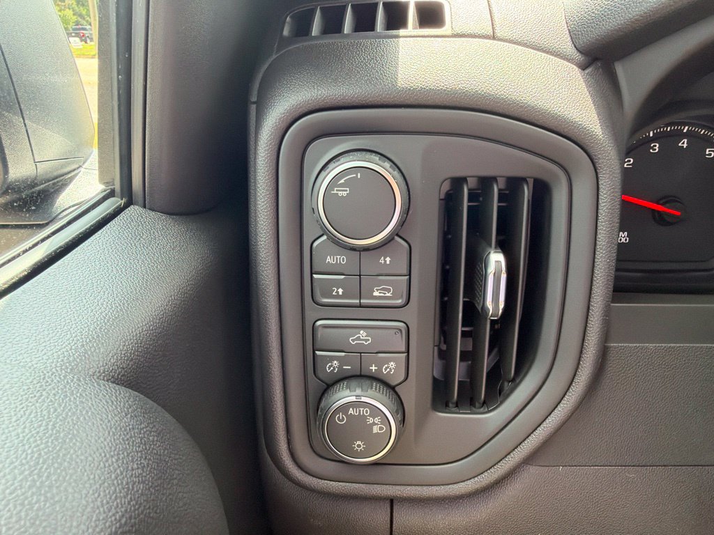 New 2026 Chevrolet Silverado 1500 Custom AWD/4WD image 28
