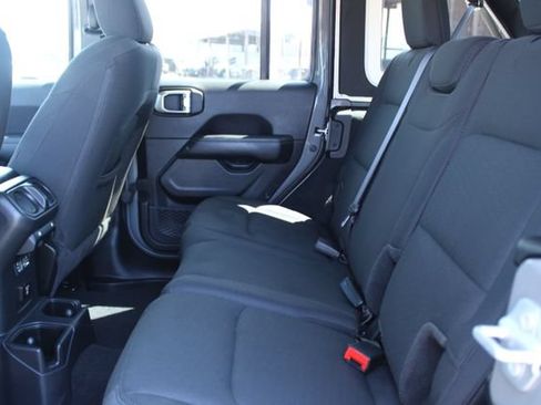 Used 2022 Jeep Wrangler Unlimited Sahara w/ Cold Weather Group AWD/4WD image 42