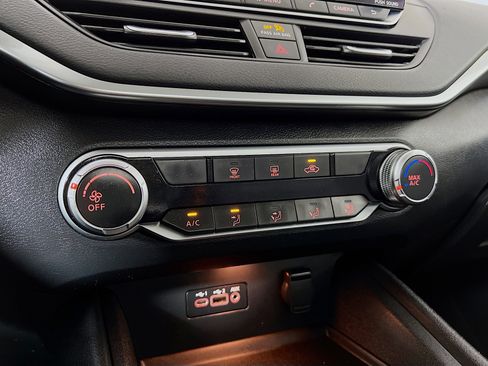 Used 2019 Nissan Altima 2.5 S FWD image 16