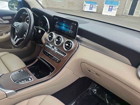 Used 2021 Mercedes-Benz GLC 300 4MATIC image 11