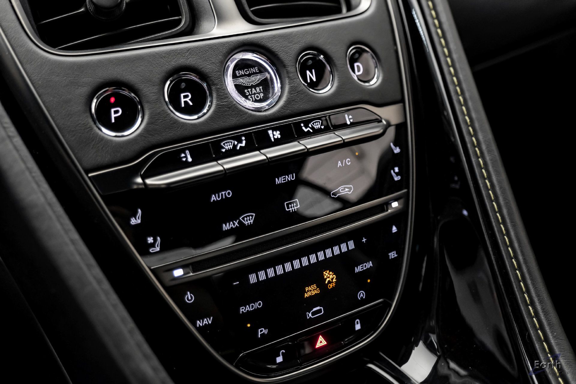 Used 2019 Aston Martin DBS Superleggera RWD image 70