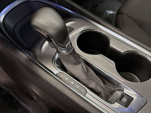 Used 2023 Chevrolet Malibu LT FWD image 19