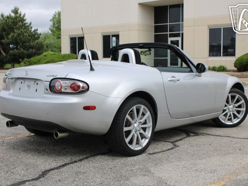 Used 2007 MAZDA MX-5 Miata Touring RWD image 28