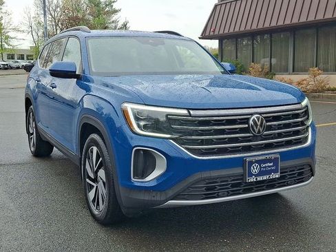 Certified 2025 Volkswagen Atlas SE w/ Panoramic Sunroof Package AWD/4WD image 2