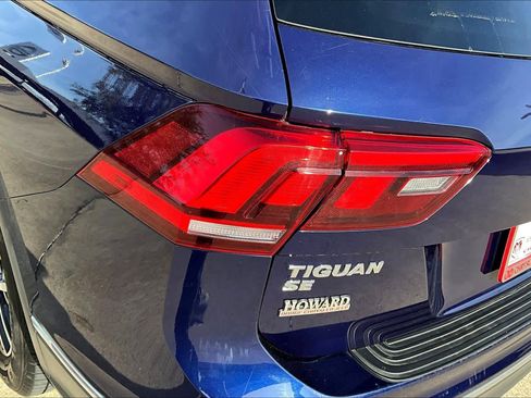 Used 2021 Volkswagen Tiguan SE image 29
