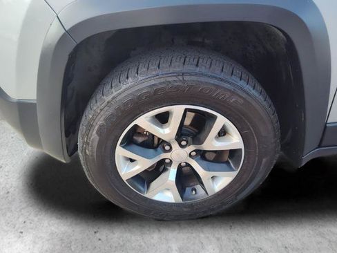 Used 2018 Jeep Cherokee Trailhawk w/ Comfort/Convenience Group AWD/4WD image 14