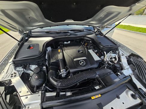 Used 2019 Mercedes-Benz GLC 300 w/ Premium Package image 39