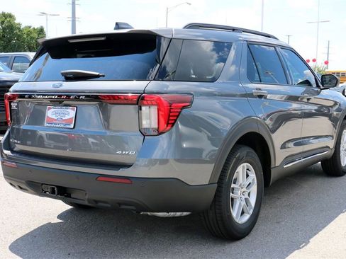 New 2025 Ford Explorer Active image 5