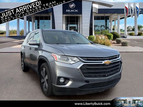 Used 2021 Chevrolet Traverse LT w/ LT Premium Package AWD/4WD image 1