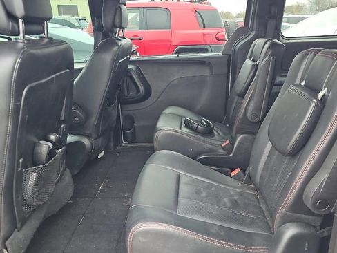 Used 2019 Dodge Grand Caravan GT image 11