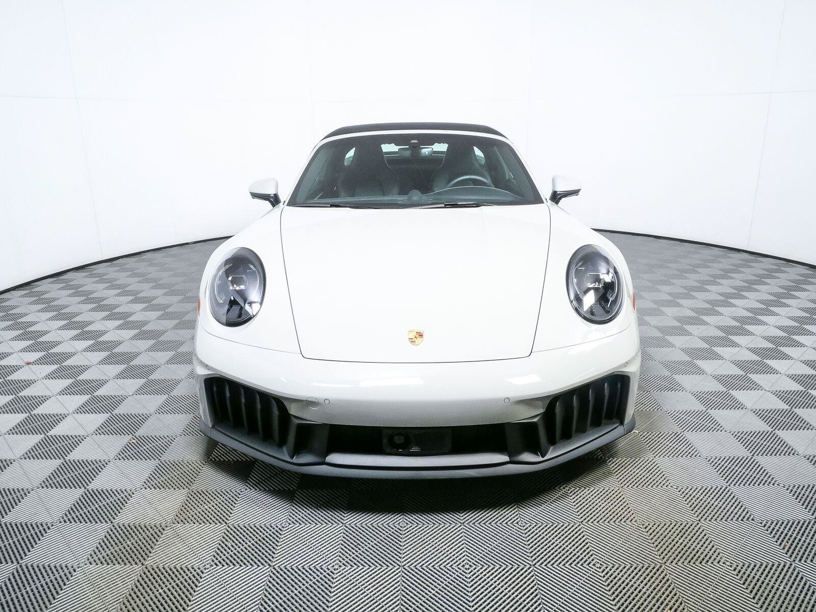 Certified 2026 Porsche 911 Targa 4 GTS AWD/4WD image 32