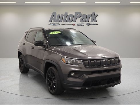 Certified 2022 Jeep Compass Latitude AWD/4WD image 2