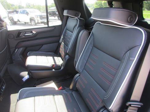 New 2026 GMC Yukon AT4 Ultimate AWD/4WD image 12