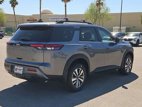 New 2026 Nissan Pathfinder SL FWD image 3