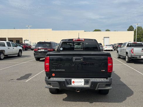 Used 2022 Chevrolet Colorado Z71 AWD/4WD image 5